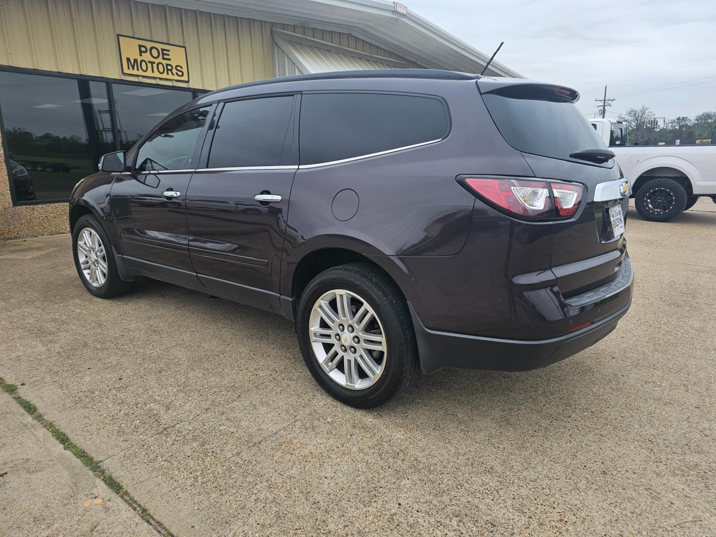 2015 PURPLE Chevrolet Traverse 1LT FWD (1GNKRGKD5FJ) with an 3.6L V6 DOHC 24V engine, 6-Speed Automatic transmission, located at 533 S Seven Points BLVD, Seven Points, TX, 75143, (430) 255-4030, 32.313999, -96.209351 - Photo#3